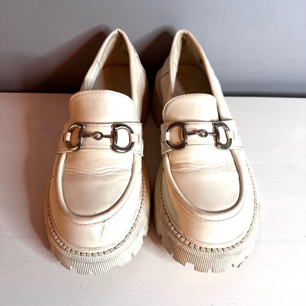 Refuge - Women’s Chunky White Loafers, Slip On, Chain Detail, Platform, Size 9,